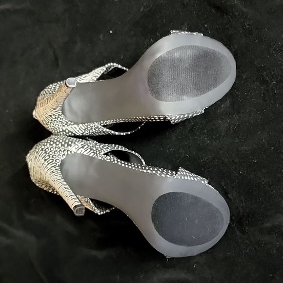 NWOT STEVE MADDEN HIGH HEELS - Picture 5 of 12